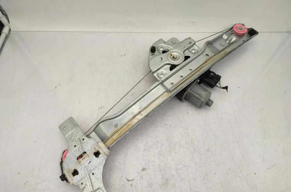 Mecanisme  moteur lève-glace avant droit PEUGEOT 208 1 PHASE 2 occasion