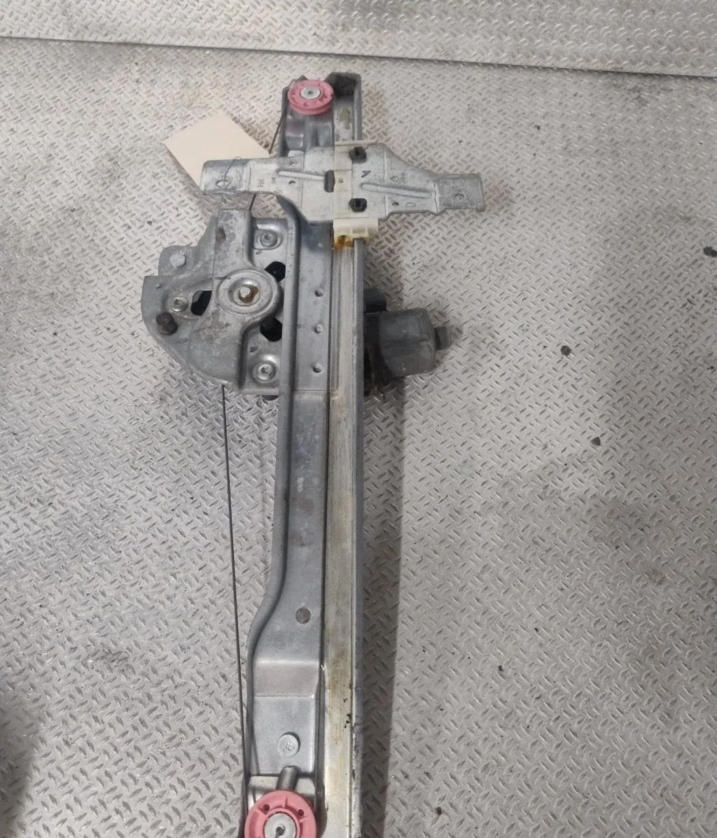 Mecanisme  moteur lève-glace avant droit Peugeot 208 I (CA_, CC_) 1.0 (2012) occasion
