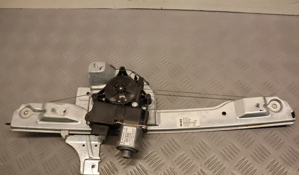 Mecanisme  moteur lève-glace avant droit Peugeot 208 I (CA_, CC_) 1.5 bluehdi 100 (2018) occasion