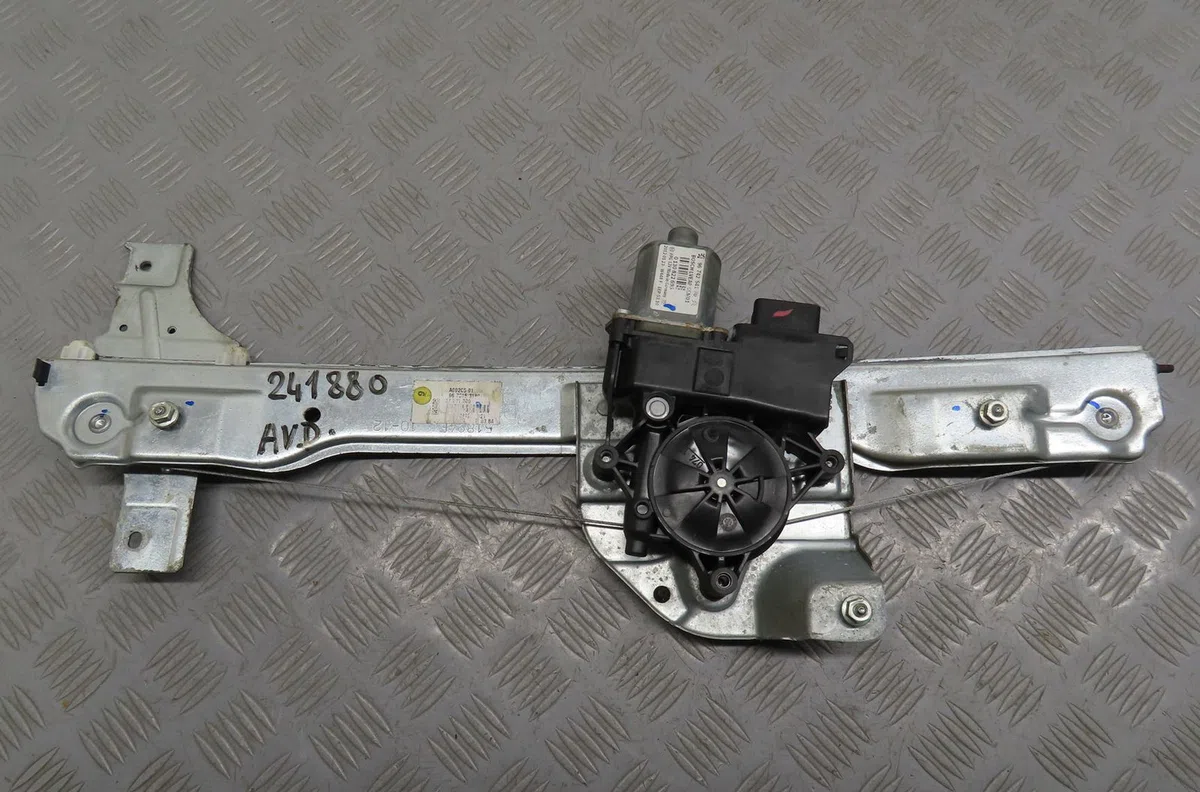 Mecanisme moteur lève-glace avant droit Peugeot 208 I (CA_, CC_) 1.6 hdi (2012) 5 portes occasion