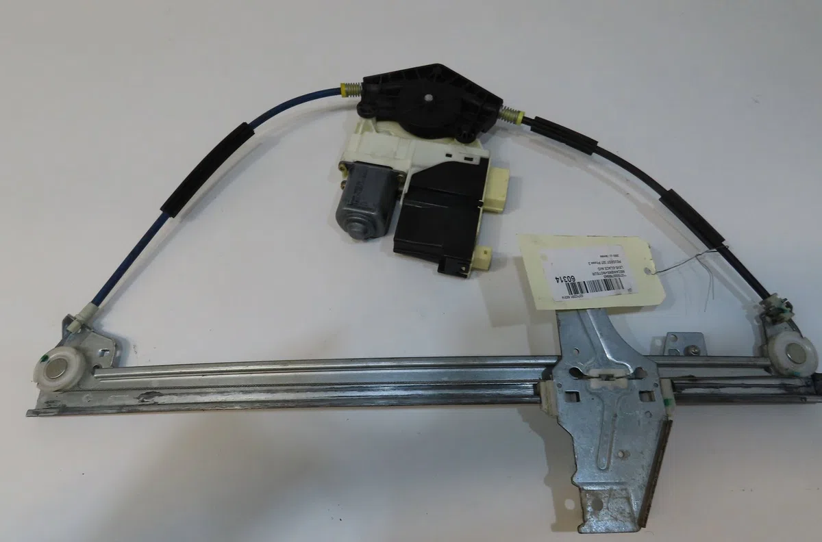 Mecanisme  moteur lève-glace avant droit Peugeot 307 (3A-C) 1.4 16v (2003-2007) occasion