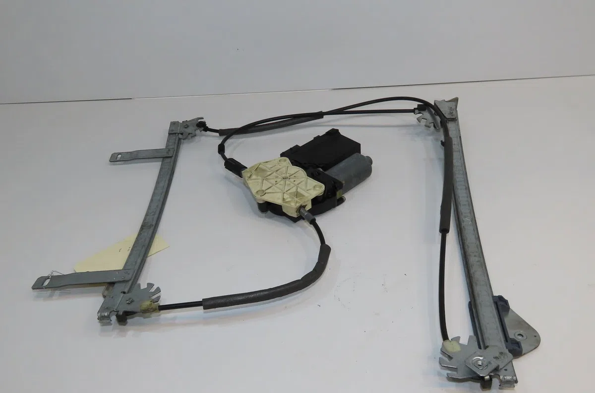 Mecanisme  moteur lève-glace avant droit Peugeot 307 CC (3B) 2.0 16v (2003-2005) 2 portes occasion