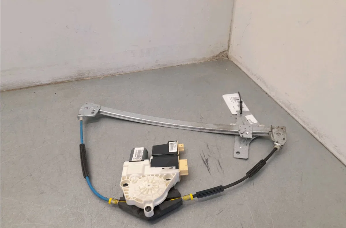 Mecanisme  moteur lève-glace avant droit Peugeot 307 SW (3H) 1.6 16v (2002-2008) occasion