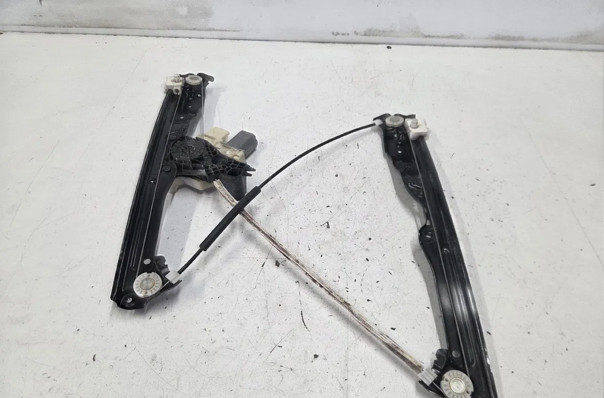 Mecanisme  moteur lève-glace avant droit PEUGEOT 308 2 PHASE 1 occasion