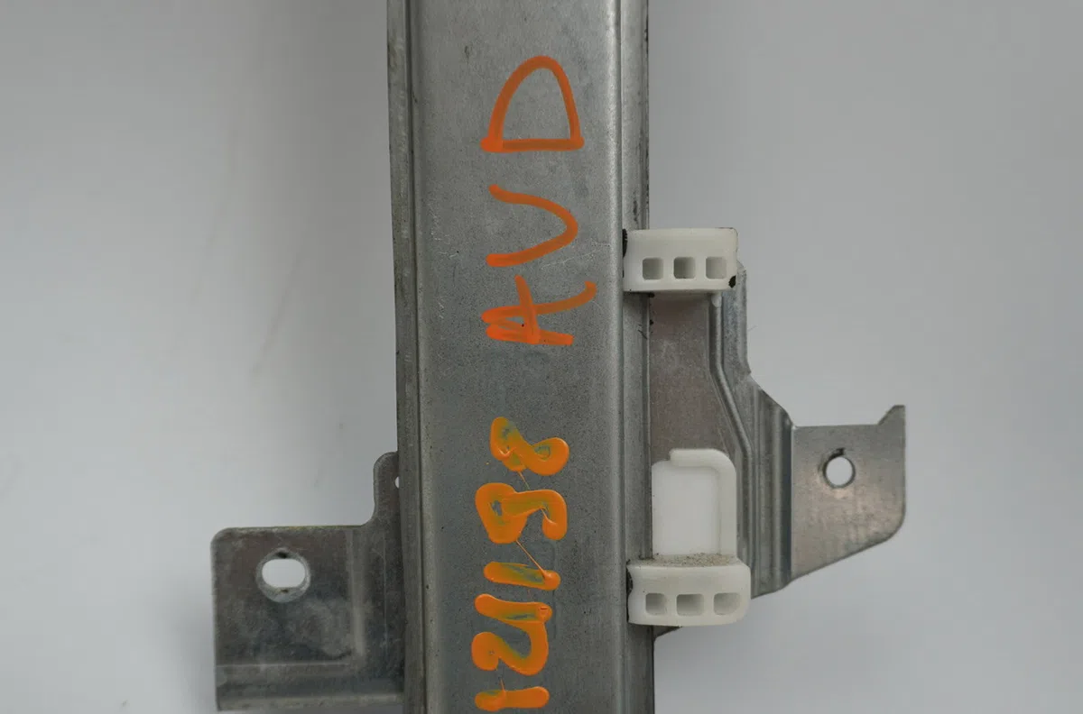 Mecanisme  moteur lève-glace avant droit Peugeot 407 SW (6E_) 2.2 (2004-2005) occasion