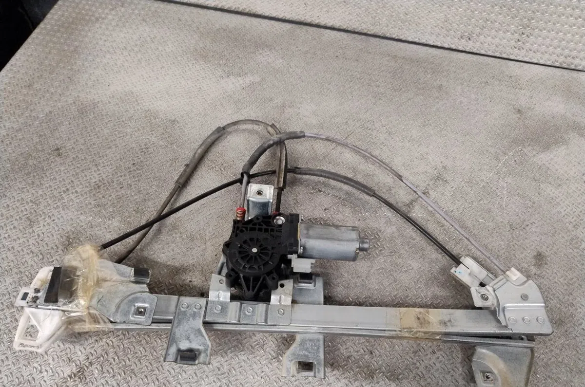 Mecanisme  moteur lève-glace avant droit Peugeot PARTNER Camionnette-Monospace (5_, G_) 2.0 hdi (2000-2008) 3 portes occ