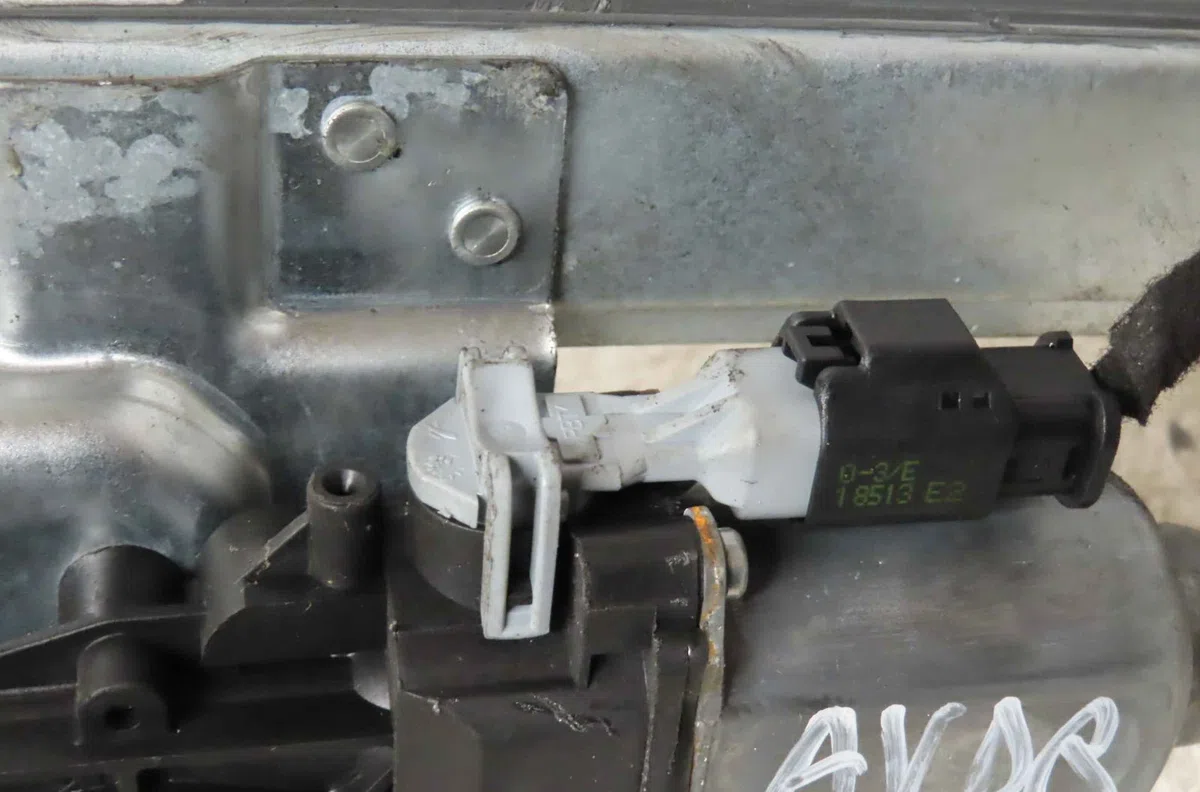 Mecanisme  moteur lève-glace avant droit PEUGEOT PARTNER II occasion