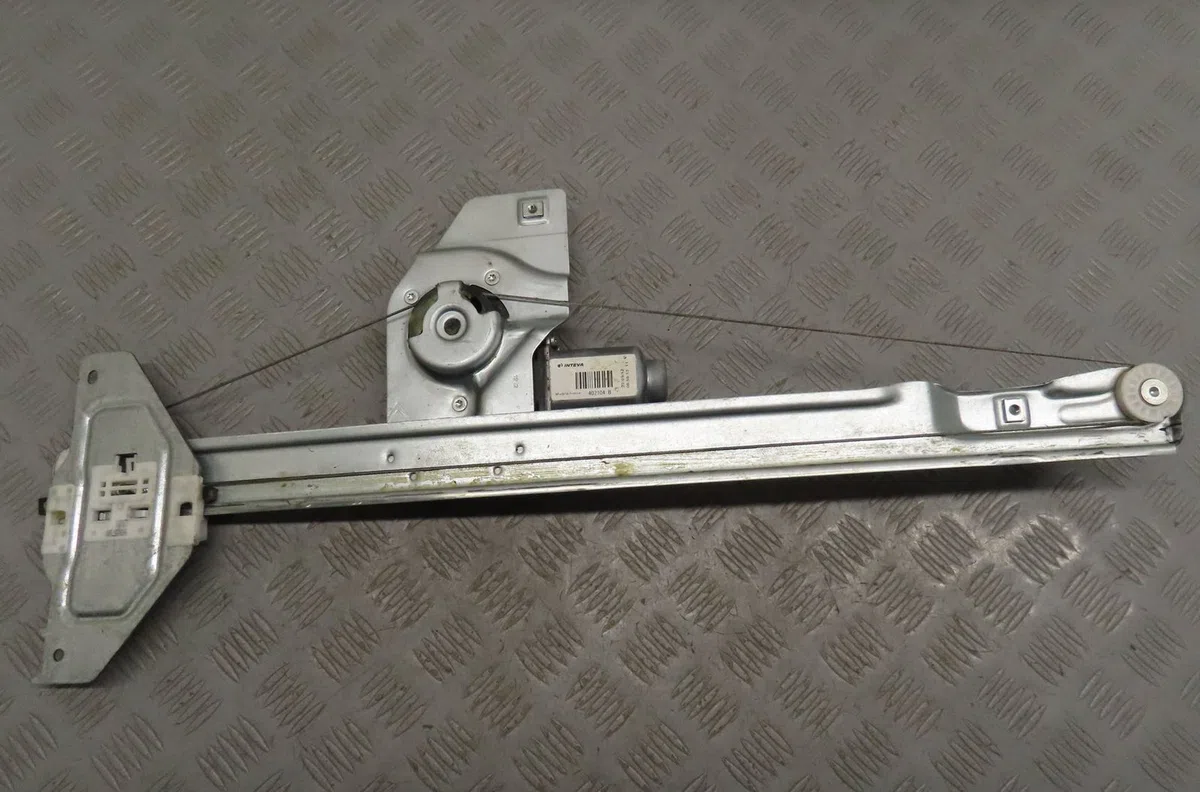 Mecanisme  moteur lève-glace avant droit Peugeot PARTNER TEPEE 1.6 hdi 90 (2010) occasion