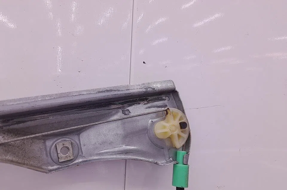 Mecanisme  moteur lève-glace avant droit RENAULT CLIO 2 PHASE 1 occasion