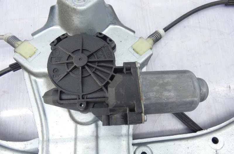 Mecanisme  moteur lève-glace avant droit RENAULT CLIO 3 PHASE 2 occasion