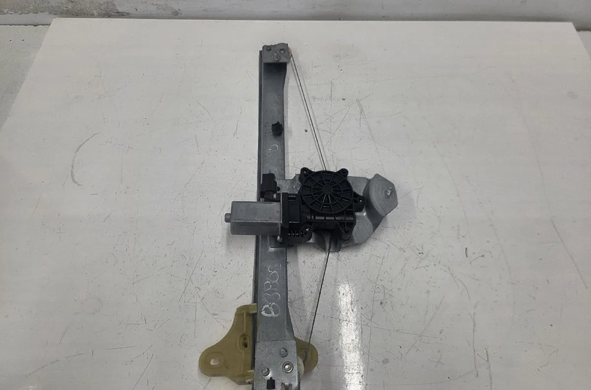 Mecanisme  moteur lève-glace avant droit RENAULT CLIO 4 PHASE 1 BREAK occasion