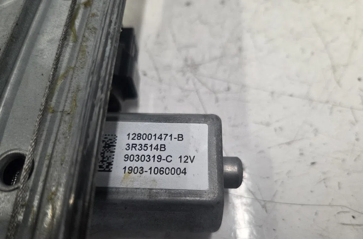Mecanisme  moteur lève-glace avant droit RENAULT CLIO 4 PHASE 1 BREAK occasion