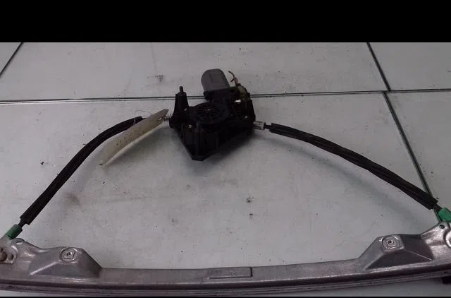Mecanisme moteur lève-glace avant droit Renault CLIO II (BB_, CB_) 1.2 (bb0a, bb0f, bb10, bb1k, bb28, bb2d, bb2h, cb0a,