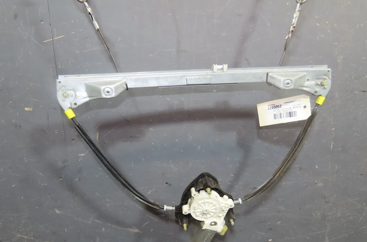 Mecanisme moteur lève-glace avant droit Renault CLIO II (BB_, CB_) 1.4 16v (b-cb0p, bb13) (2000-2008) 5 portes occasion
