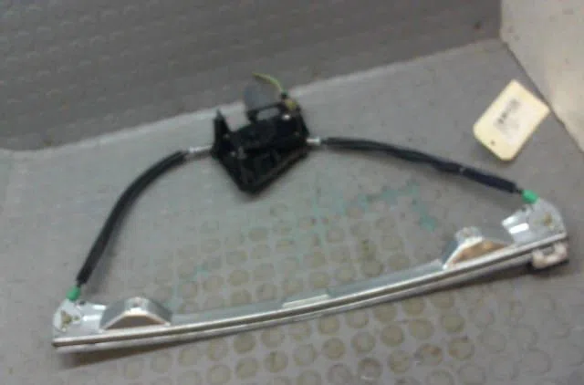 Mecanisme moteur lève-glace avant droit Renault CLIO II (BB_, CB_) 1.4 (b-cb0c, b-cb0s) (1998-2005) occasion