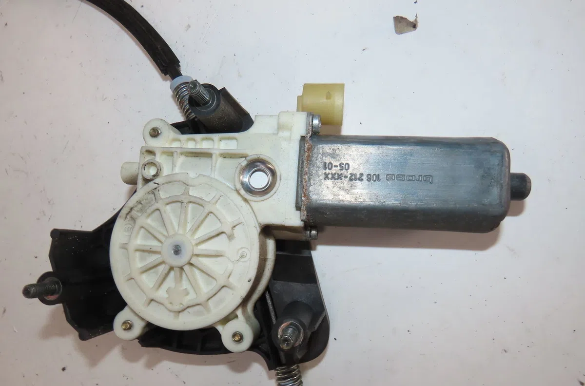 Mecanisme  moteur lève-glace avant droit Renault CLIO II (BB_, CB_) 1.5 dci (b-cb07) (2001-2009) 3 portes occasion