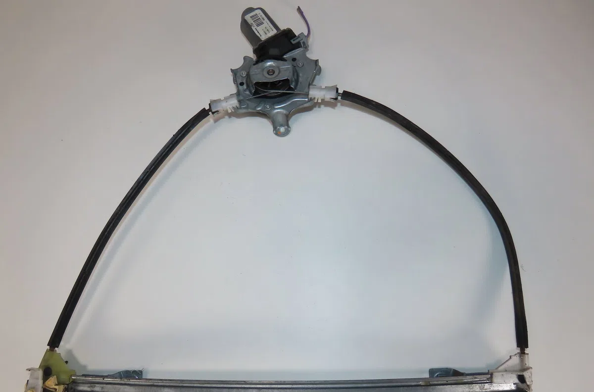 Mecanisme moteur lève-glace avant droit Renault CLIO III (BR0-1, CR0-1) 1.5 dci (2010-2014) occasion