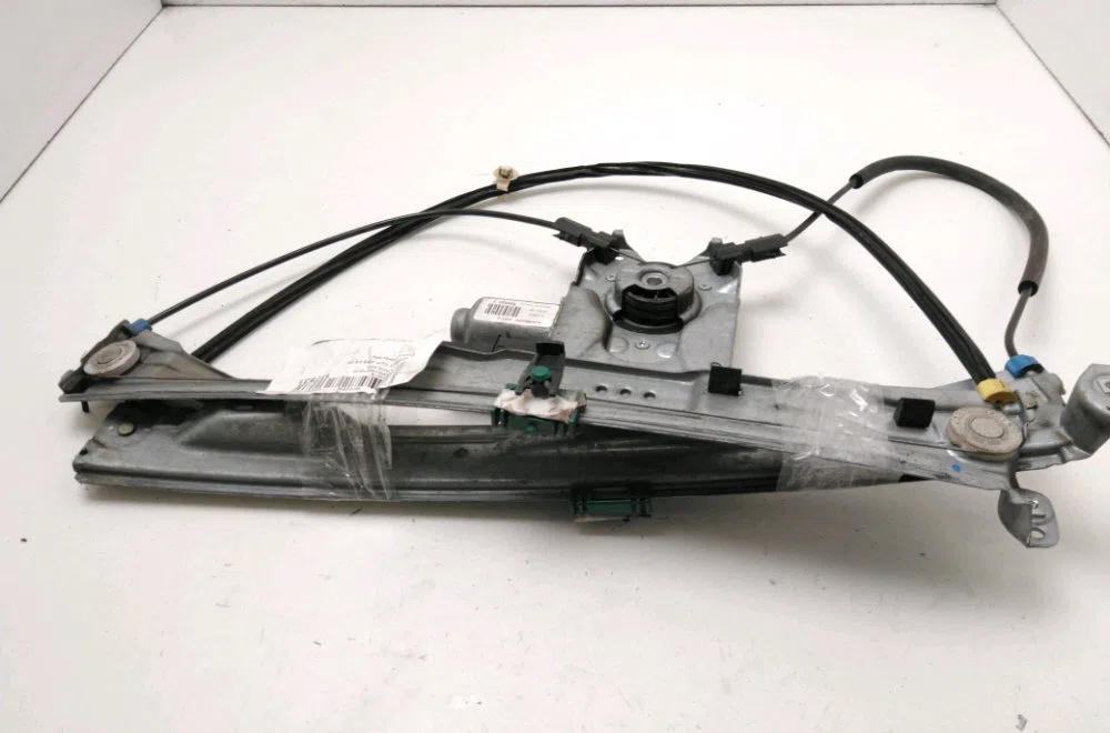Mecanisme  moteur lève-glace avant droit Renault CLIO III (BR0-1, CR0-1) 2.0 16v sport (2008-2014) occasion