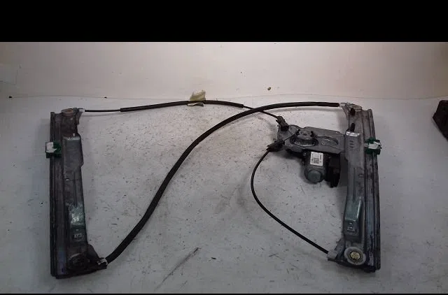 Mecanisme  moteur lève-glace avant droit Renault CLIO III (BR0-1, CR0-1) 2.0 16v sport (cr0n, cr1p) (2006-2012) occasion