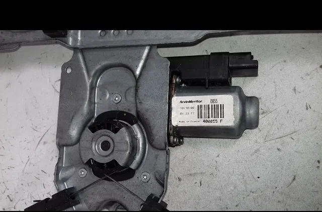 Mecanisme  moteur lève-glace avant droit Renault CLIO III (BR0-1, CR0-1) 2.0 16v sport (cr0n, cr1p) (2006-2012) occasion