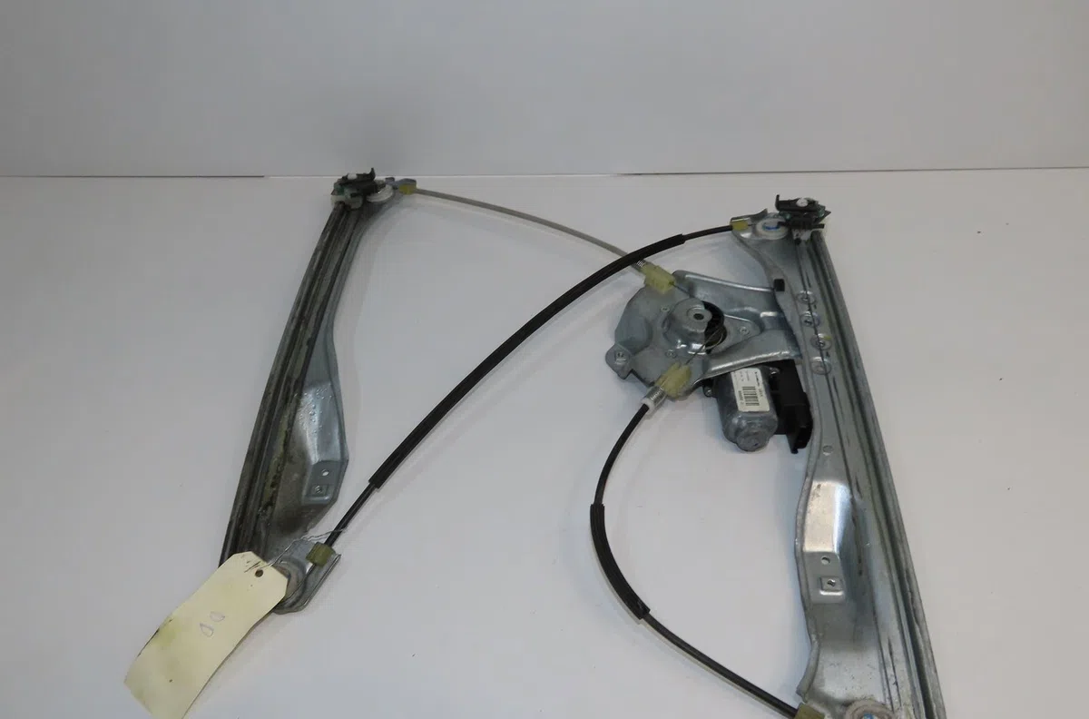 Mecanisme  moteur lève-glace avant droit Renault CLIO III Grandtour (KR0-1_) 1.2 16v (kr0p) (2007-2012) occasion