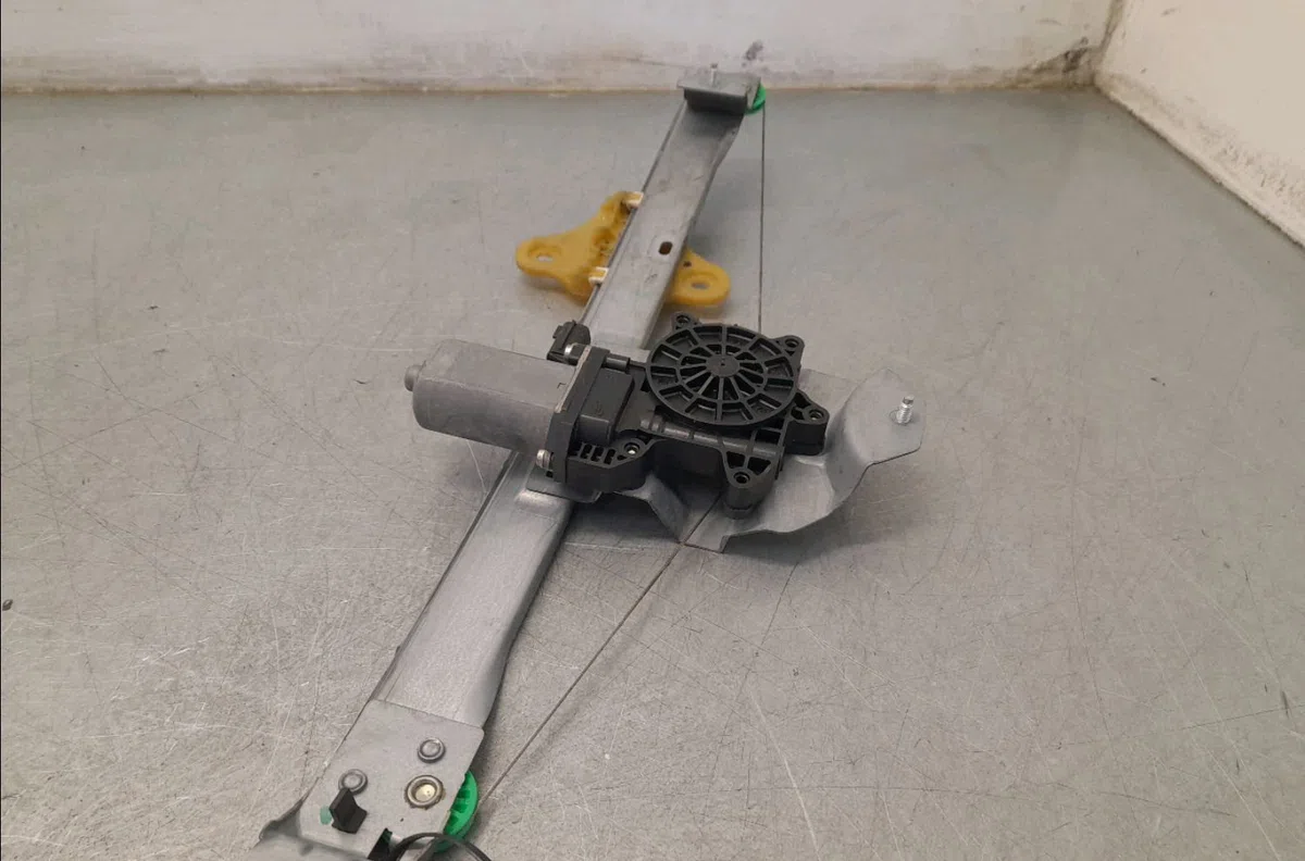 Mecanisme  moteur lève-glace avant droit Renault CLIO IV (BH_) 1.2 16v (2012) occasion