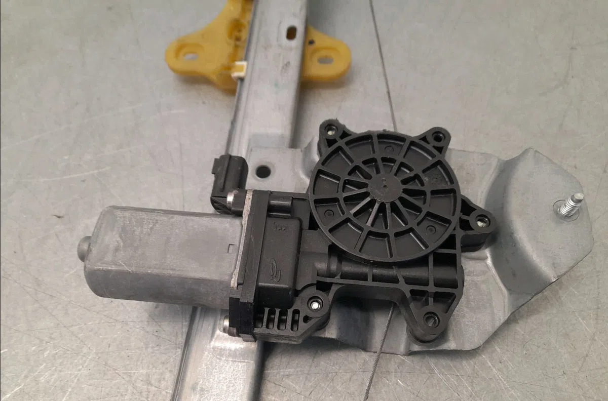 Mecanisme  moteur lève-glace avant droit Renault CLIO IV (BH_) 1.2 16v (2012) occasion