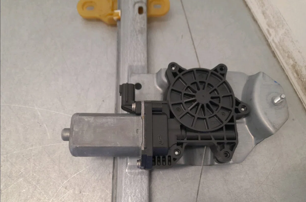 Mecanisme  moteur lève-glace avant droit Renault CLIO IV (BH_) 1.5 dci 90 (2012) 5 portes occasion