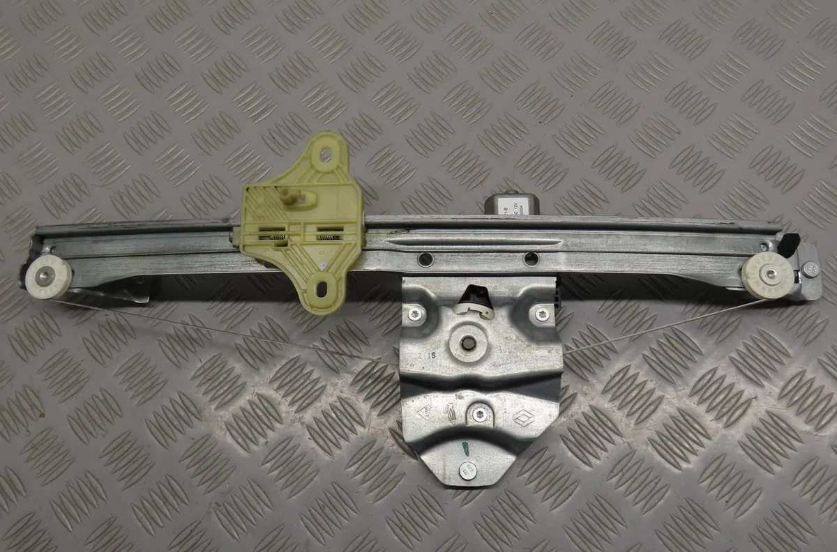 Mecanisme  moteur lève-glace avant droit Renault CLIO IV Grandtour (KH_) 1.5 dci 90 (khn3, khn4) (2012) 5 portes occasio