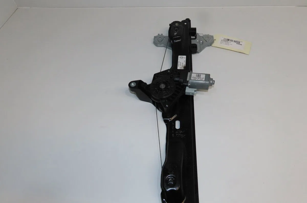 Mecanisme moteur lève-glace avant droit Renault KADJAR (HA_, HL_) 1.6 dci 130 (2015) occasion