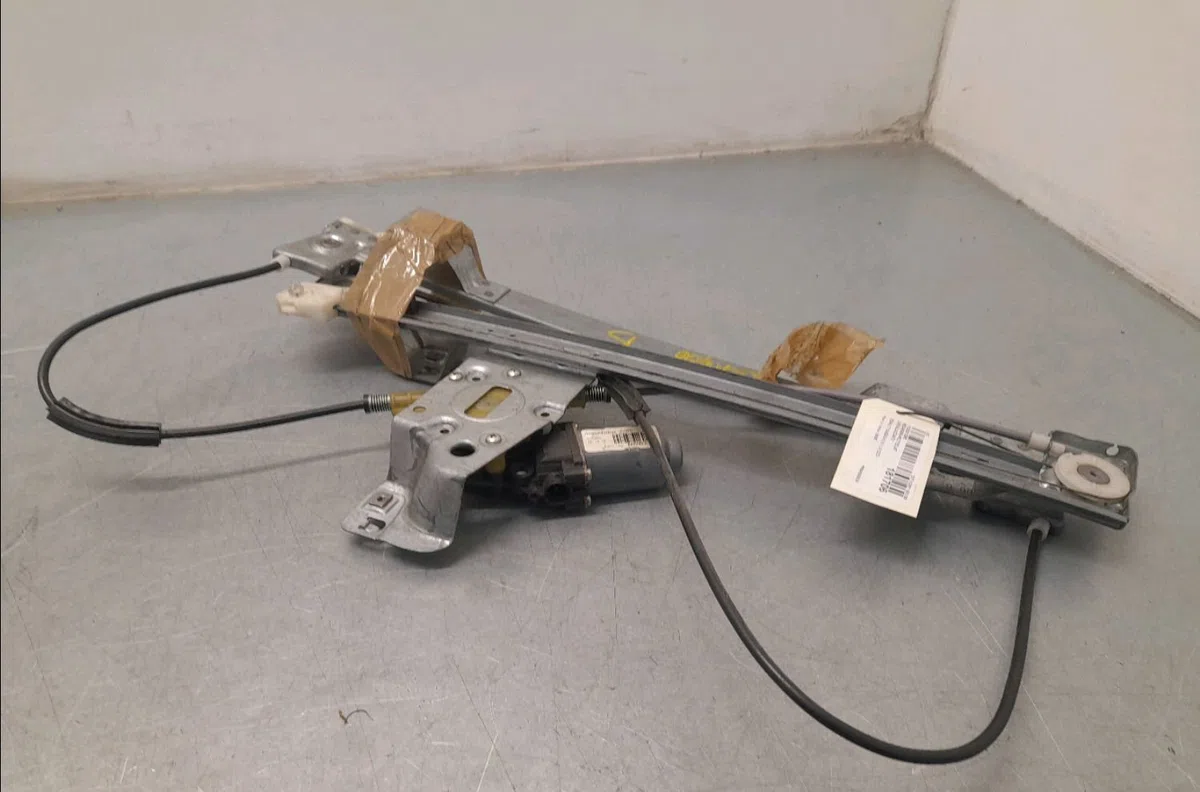 Mecanisme  moteur lève-glace avant droit Renault KANGOO Express (FW0-1_) 1.5 dci 85 (fw0k, fw0l, fw0b) (2008) occasion