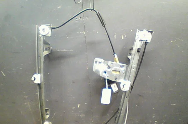 Mecanisme moteur lève-glace avant droit Renault KANGOO - GRAND KANGOO II (KW0-1_) 1.5 dci 85 (kw0k, kw0l, kw0b) (2008)