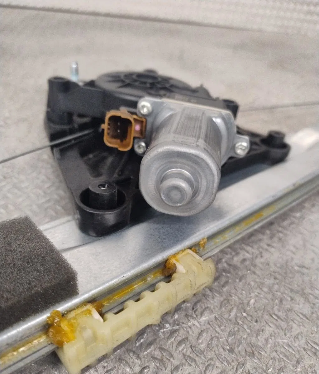 Mecanisme  moteur lève-glace avant droit Renault KANGOO III Camionnette-Monospace 1.5 blue dci 115 (fjac) (2021) occasio