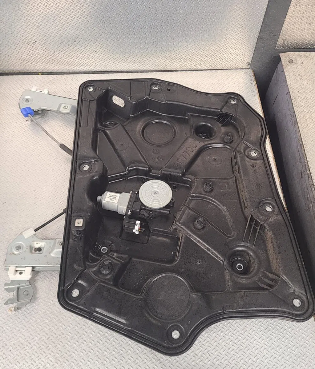Mecanisme  moteur lève-glace avant droit Renault KOLEOS I (HY_) 2.0 dci 4x4 (hy0k) (2008) occasion
