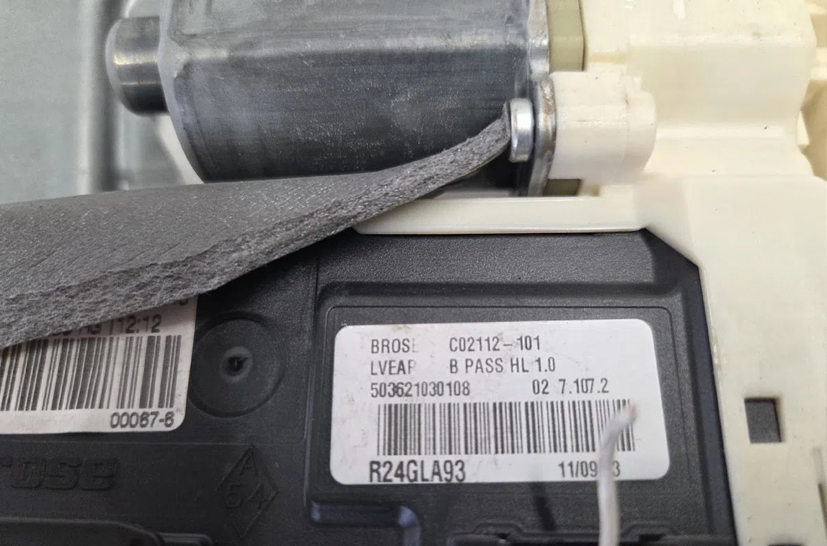 Mecanisme  moteur lève-glace avant droit RENAULT LAGUNA 3 PHASE 3 BREAK occasion