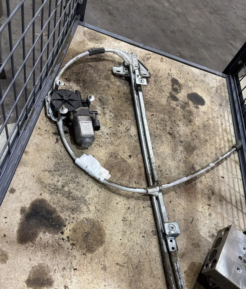 Mecanisme  moteur lève-glace avant droit RENAULT MASTER 2 PHASE 1 occasion