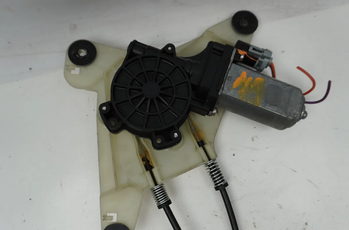 Mecanisme  moteur lève-glace avant droit Renault MASTER III Camionnette (FV) 2.3 dci 125 fwd (fv0c, fv0d, fv0g, fv0h, fv