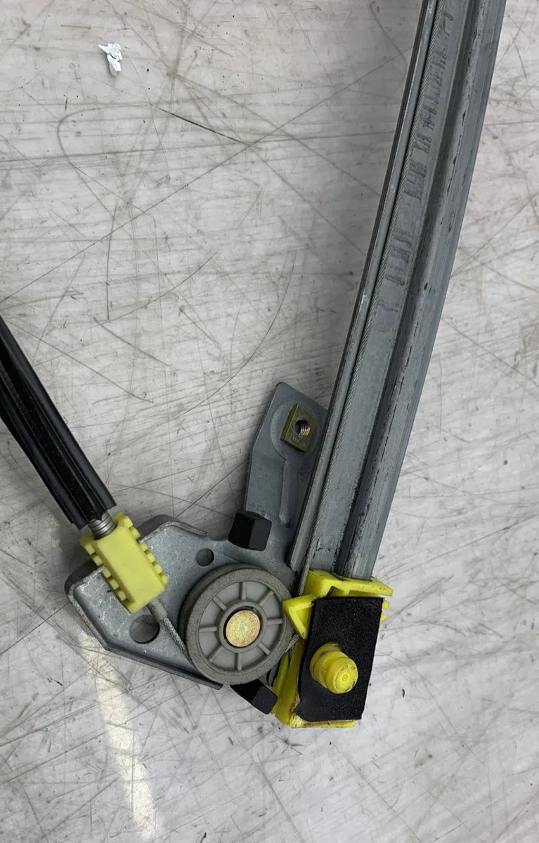 Mecanisme  moteur lève-glace avant droit RENAULT MEGANE 1 PHASE 1 COUPE occasion