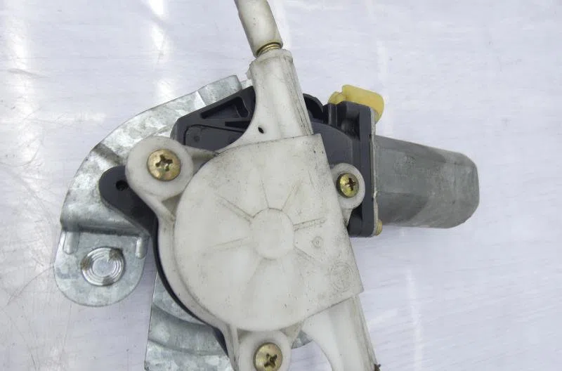Mecanisme  moteur lève-glace avant droit RENAULT MEGANE 1 PHASE 2 occasion