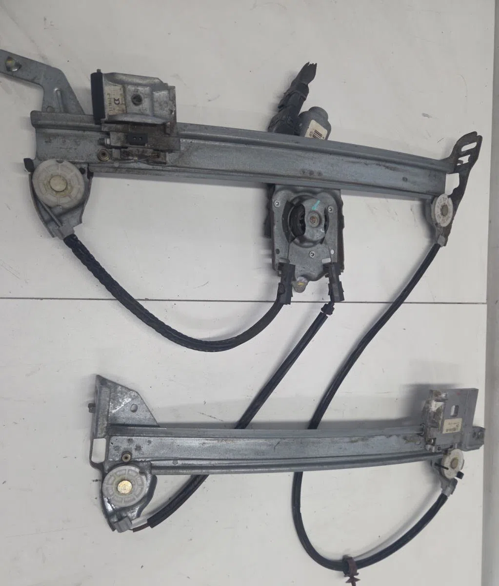 Mecanisme  moteur lève-glace avant droit RENAULT MEGANE 2 PHASE 1 CABRIOLET occasion