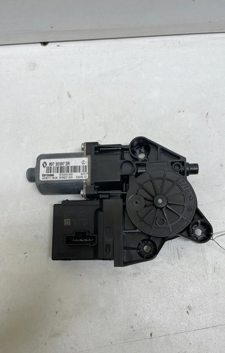 Mecanisme  moteur lève-glace avant droit RENAULT MEGANE 3 PHASE 1 COUPE occasion