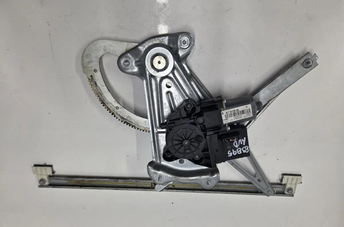 Mecanisme  moteur lève-glace avant droit RENAULT MEGANE 3 PHASE 3 occasion