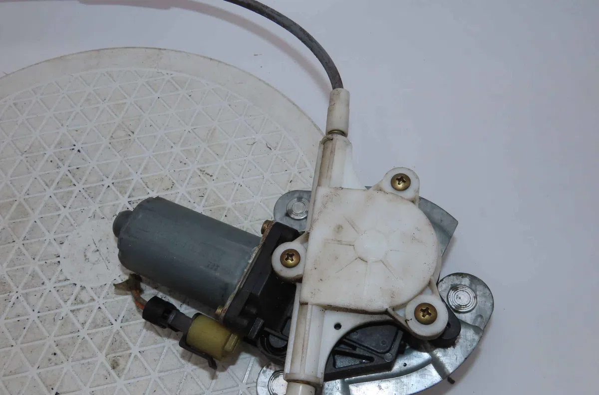 Mecanisme  moteur lève-glace avant droit RENAULT MEGANE  I occasion