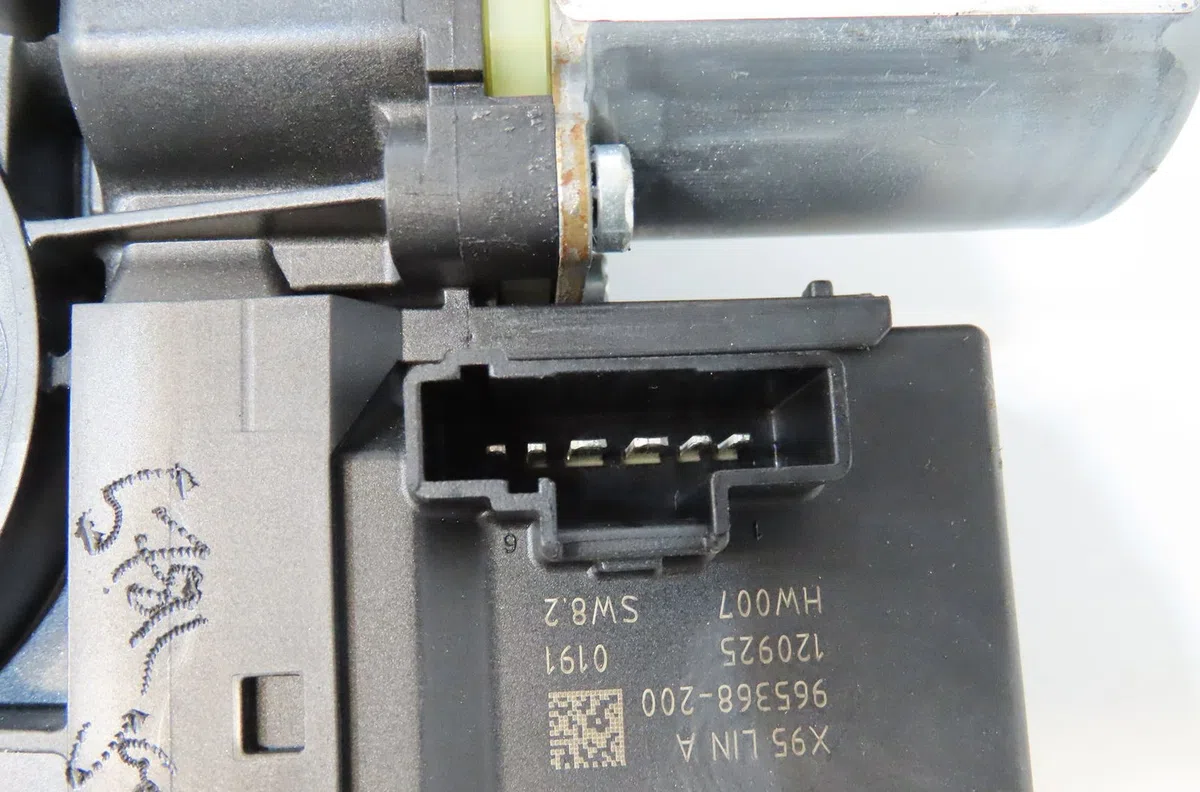 Mecanisme  moteur lève-glace avant droit Renault MEGANE III 3-5 portes (BZ0-1_, B3_) 1.5 dci (bz0c) (2008-2015) 5 portes