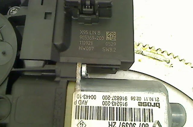 Mecanisme  moteur lève-glace avant droit Renault MEGANE III Coupé (DZ0-1_) 1.5 dci (dz09, dz0d, dz1f, dz1g, dz14, dz29) 