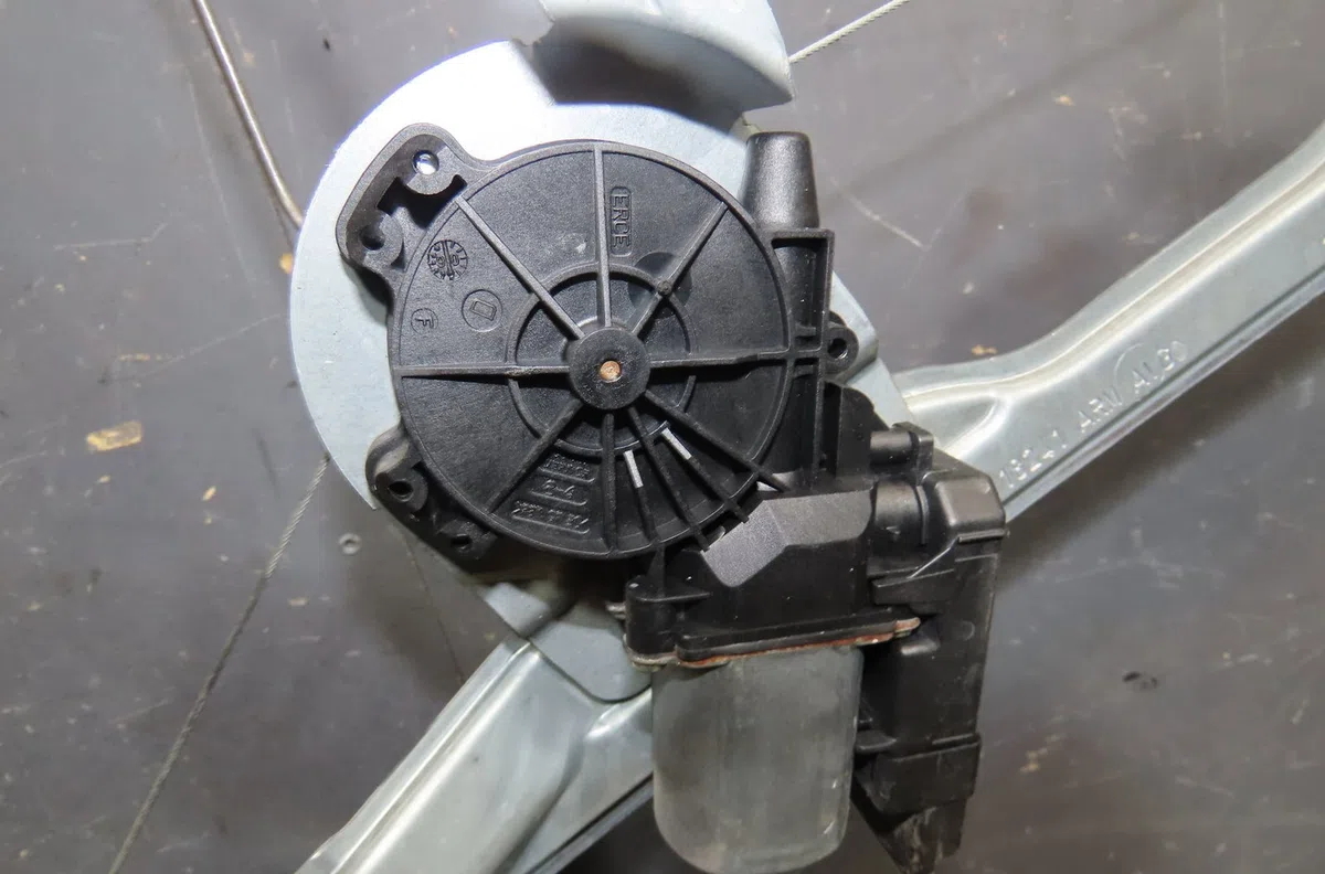 Mecanisme  moteur lève-glace avant droit RENAULT MODUS 2006 occasion