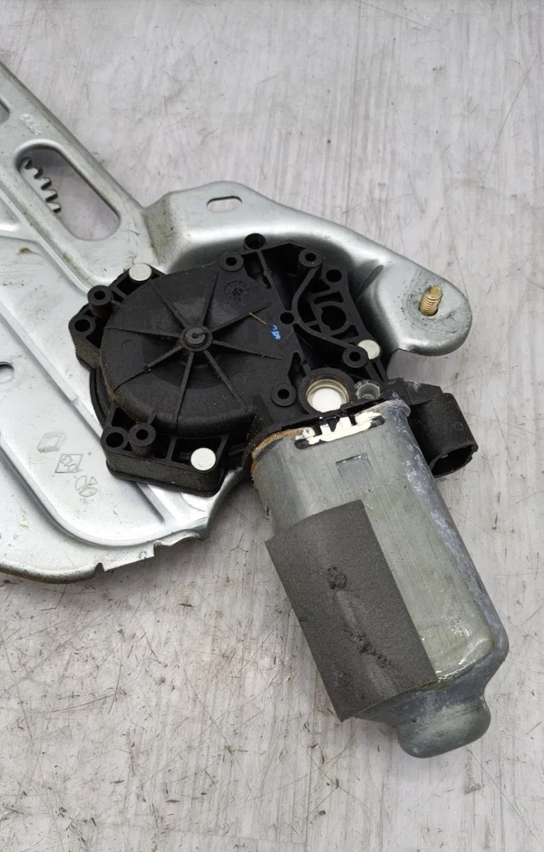 Mecanisme  moteur lève-glace avant droit RENAULT SAFRANE PHASE 1 occasion