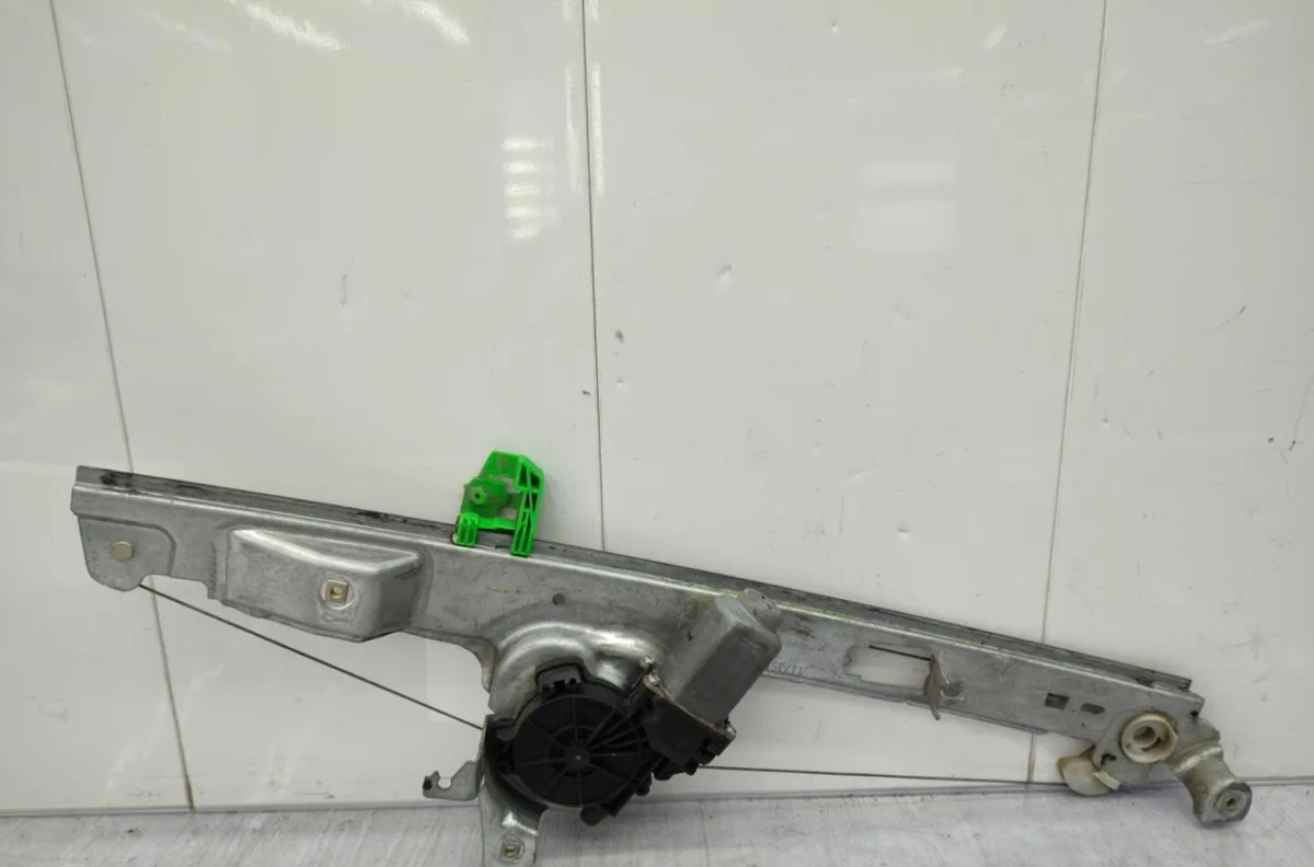 Mecanisme moteur lève-glace avant droit RENAULT SCENIC 2 PHASE 1 occasion