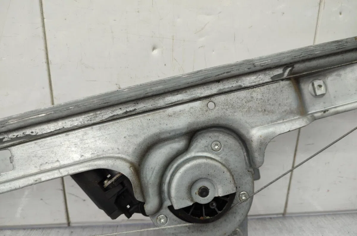 Mecanisme  moteur lève-glace avant droit RENAULT SCENIC 2 PHASE 2 occasion