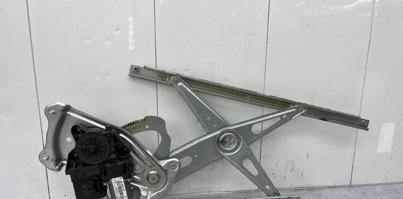 Mecanisme moteur lève-glace avant droit RENAULT SCENIC 3 PHASE 3 occasion